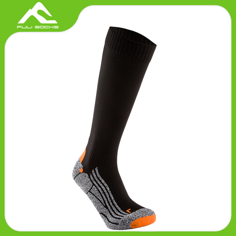 Is it better to buy bamboo fiber or cotton when buying socks?